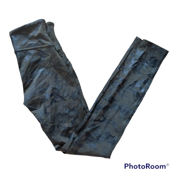 Spanx Faux Leather Camo Leggings S - Picture 3 of 4